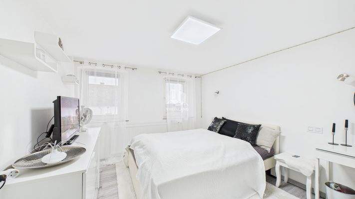 Schlafzimmer 1WHG OG-PR0199-STILL047.jpg