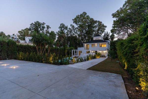 Photo: Villa in Nueva Andalucia