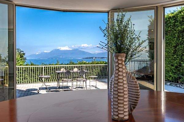 09-Yacht House-Desenzano-12.jpg