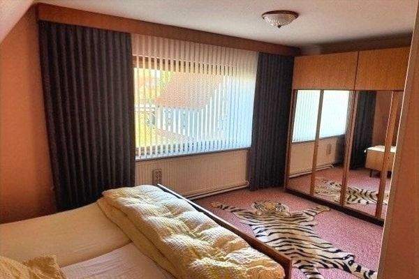 2. großes Schlafzimmer DG