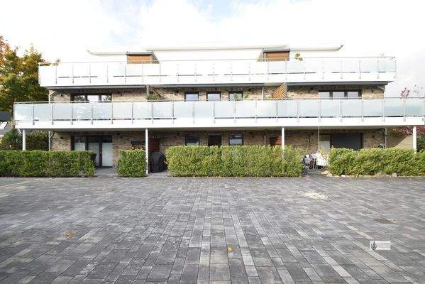 rechter Balkon im 1. OG