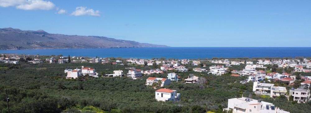 Kreta, Tavronitis: Erstklassiges Grundstück in der Nähe des Strandes zu verkaufen