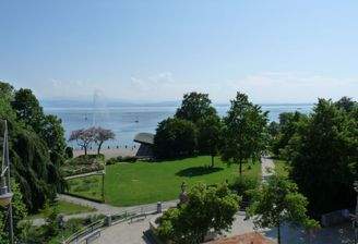 Blick zu Stadtpark und See