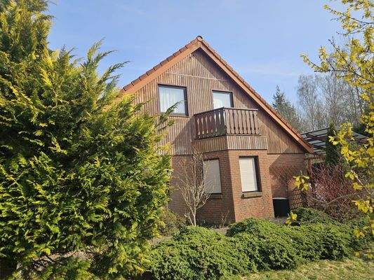 Giebelseite + Balkon