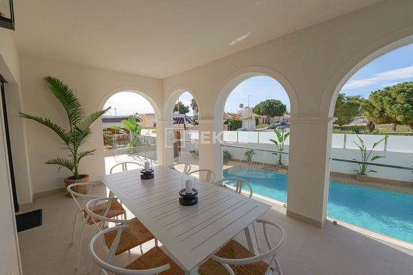 Elegant Villa with Private Pool and Solarium in Ciudad Quesada