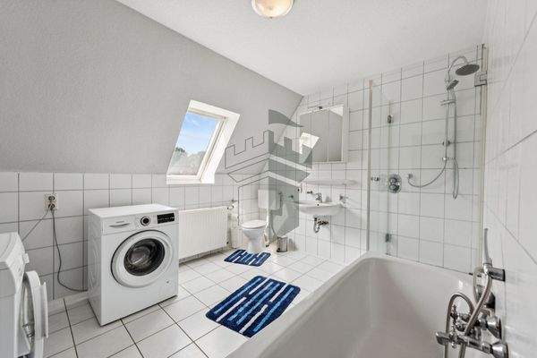 Badezimmer OG-Wohnung
