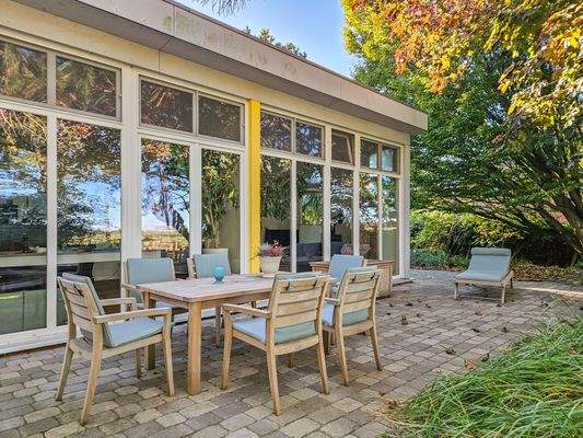 4. Großzügige Terrasse.jpg