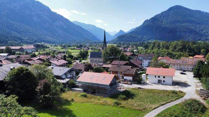 St. Valentin mit Bergblick