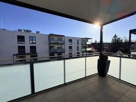 Sonniger Balkonblick