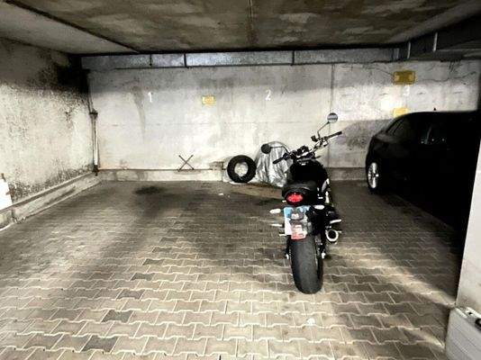 Tiefgaragenstellplatz