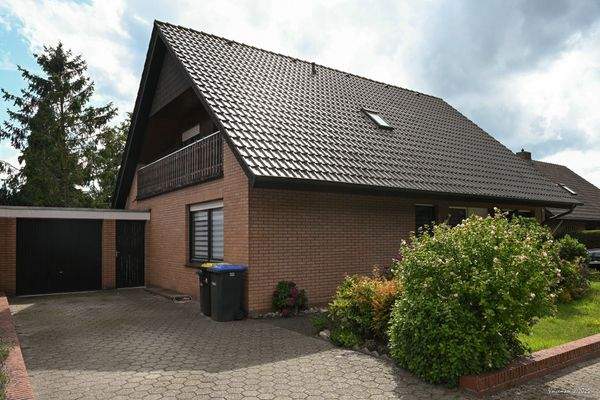 2048 VoicFZB_4211.jpg