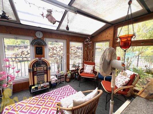 EG: Wintergarten auf der Westseite 