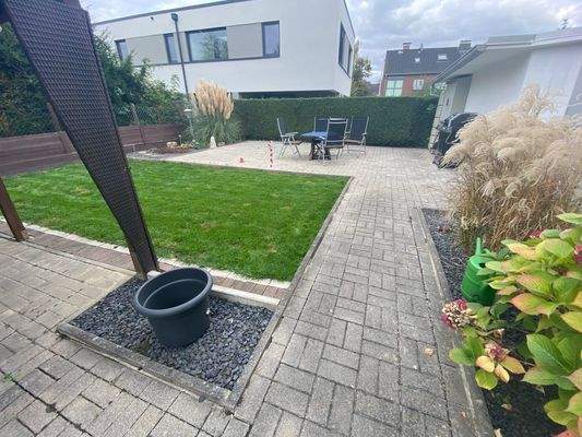 50/ Auch hinterm Haus - Teilansicht