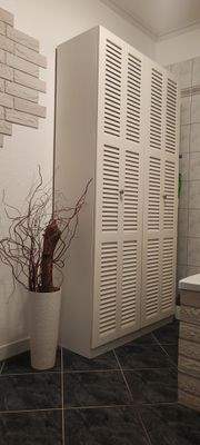 Badeinbauschrank DG links.jpg