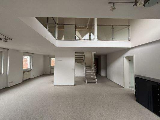 Blick ins Wohn- / Esszimmer / DG