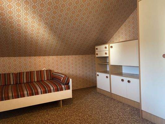 Arbeits-/Gästezimmer im Dachgeschoss