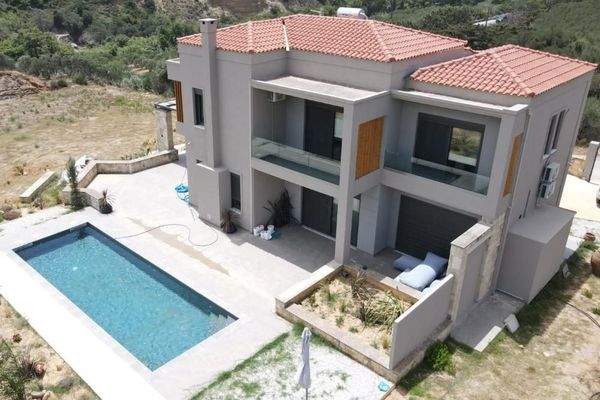 Kreta, Kolymvari: Moderne Luxusvilla mit atemberaubender Aussicht und privatem Pool zum Verkauf