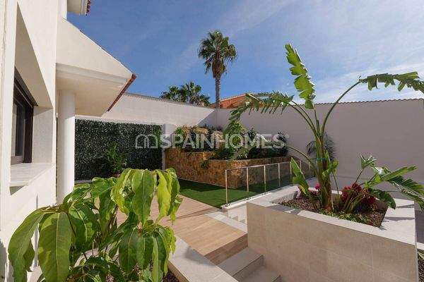 Villa with Pool and Solarium in Ciudad Quesada