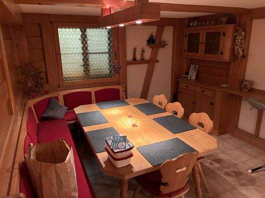 Gemütlicher Partykeller.jpg