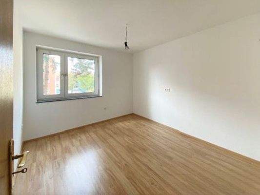 06-2.OG links Zimmer 2.jpg