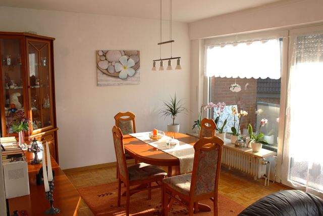 Ahlener Innenstadt, eine 2 Zimmerwohnung im 1.OG in der Nähe des Bahnhofs und des Gebrüder-Kerkmann-Platzes. - Photo 2