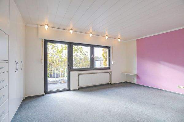 Elternschlafzimmer im OG mit Balkon