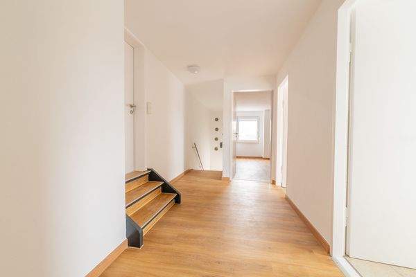 OG Flur, Treppe zum Dachboden