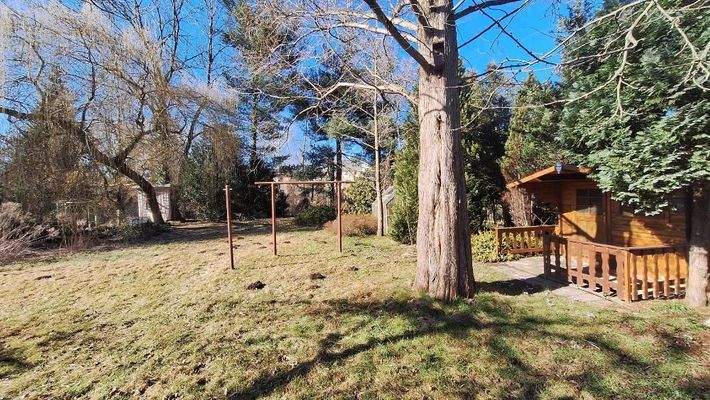 Garten mit Gartenhäuschen