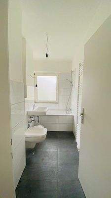 47106.0134.01_Bad mit Badewanne.jpg