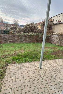 Terrasse + Garten/Wiese