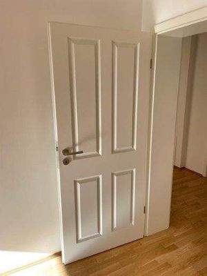 weiße moderne Zimmertüren 