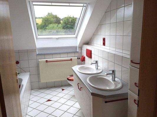 Bad DG Zweifamilienhaus