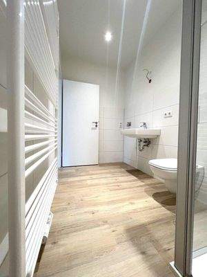 Badezimmer mit Dusche