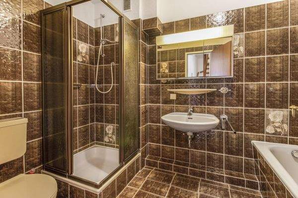 Badezimmer im Obergeschoss