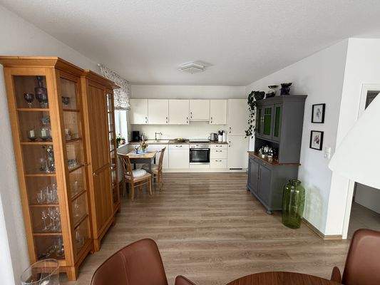 Esszimmer und Küche