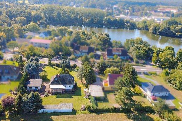 Hinteransicht mit Umgebung