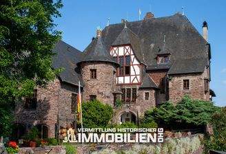 Burghof mit Eingang zur Burg