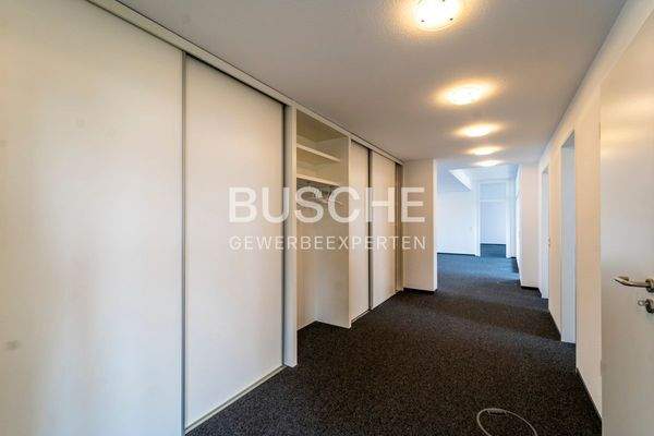 Flur inkl. Einbauschränke 5. Etage