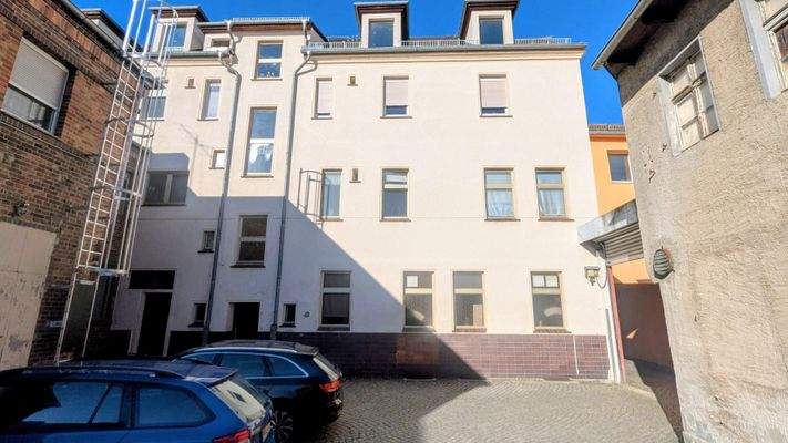 Hofansicht des Wohn- und Geschäftshauses