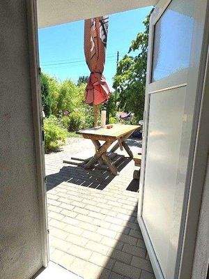 KG/Souterrain mit Zugang zu Terrasse und Garten