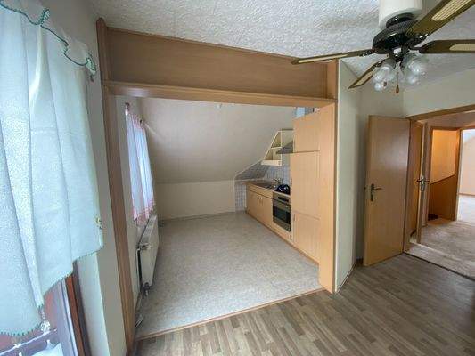 Wohnzimmer-Küche DG