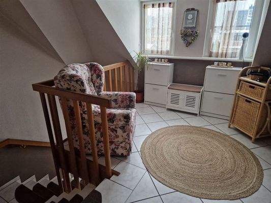 Treppe und Flur im OG