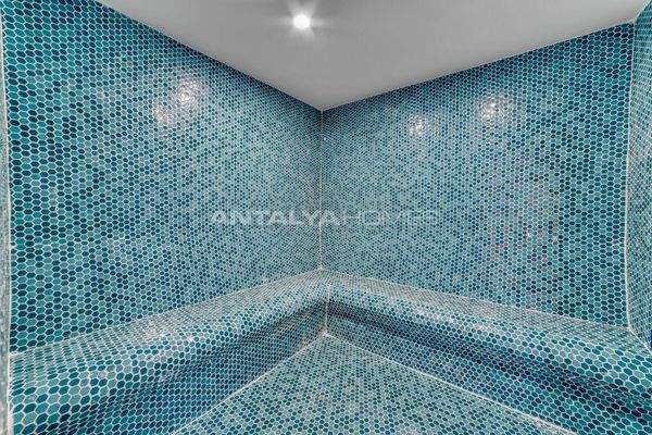 Flats in a Complex Near the Sea in Alanya