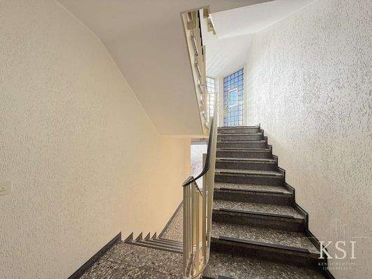 Zwischentreppe Hausflur