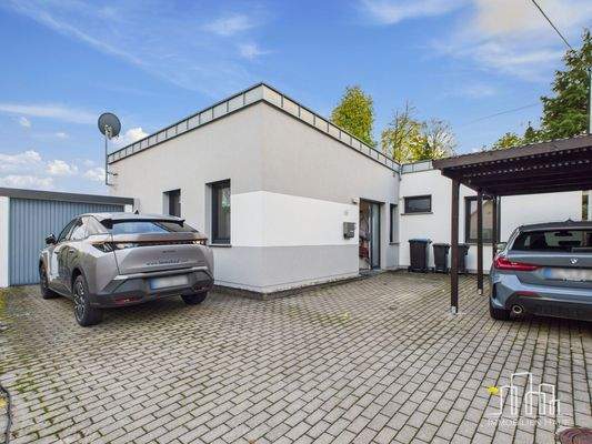 CAM02839G0-PR0330-STILL001