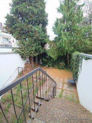 Blick vom Wohnzimmer zur Terrasse