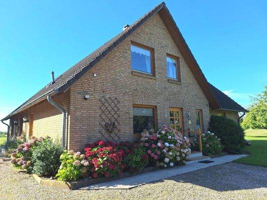 Einfamilienhaus mit Einliegerwohnung