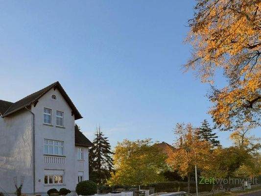 Außenansicht im Herbst