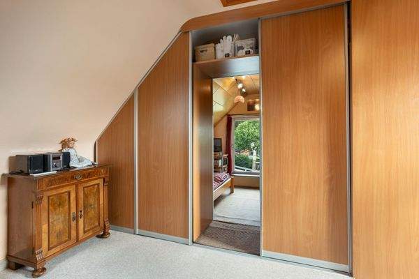 Raum OG mit Durchgang