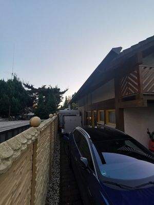 Traufseite mit Platz für Fahrzeug 